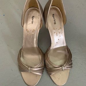 Beige metallic open toe sling backs